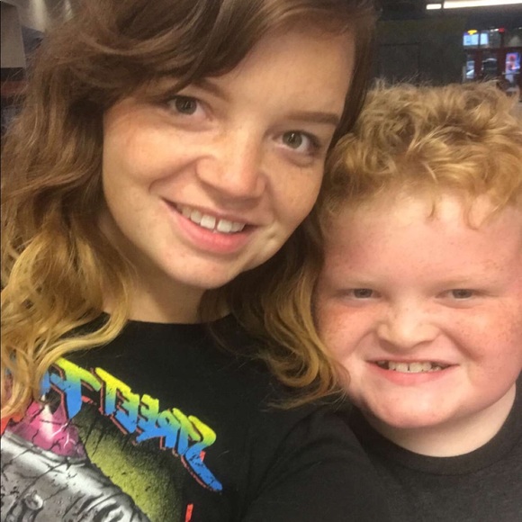 ✨Meet your Posher, Amber✨ - Picture 5 of 6